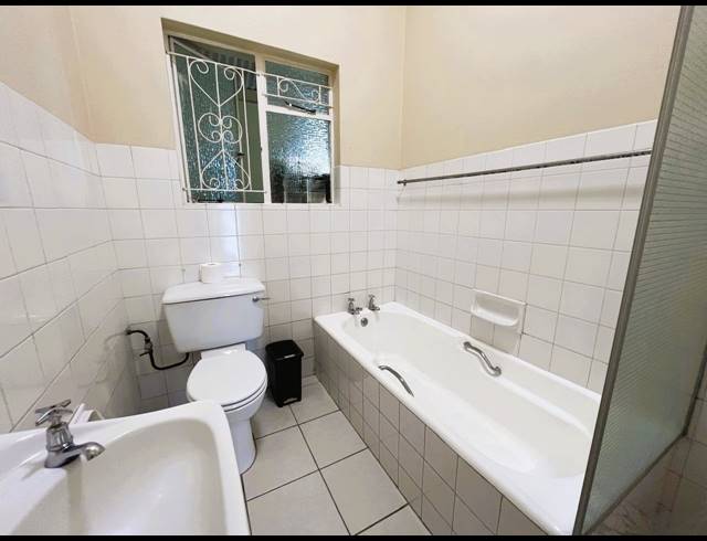 374M² OFFICE FOR SALE IN BEREA